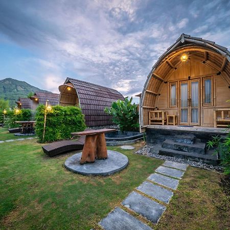 Tegal Bamboo Cottages & Private Hot Spring Baturaja  Eksteriør billede