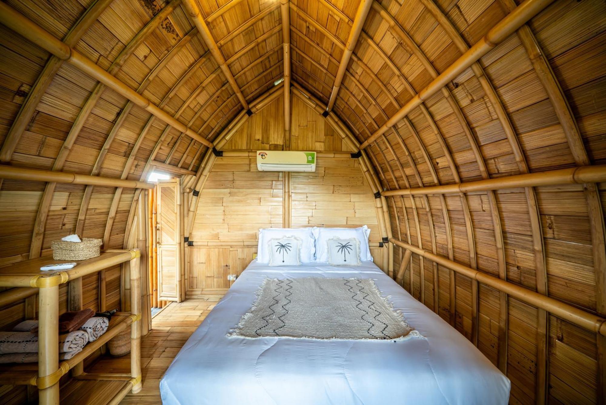 Tegal Bamboo Cottages & Private Hot Spring Baturaja  Eksteriør billede